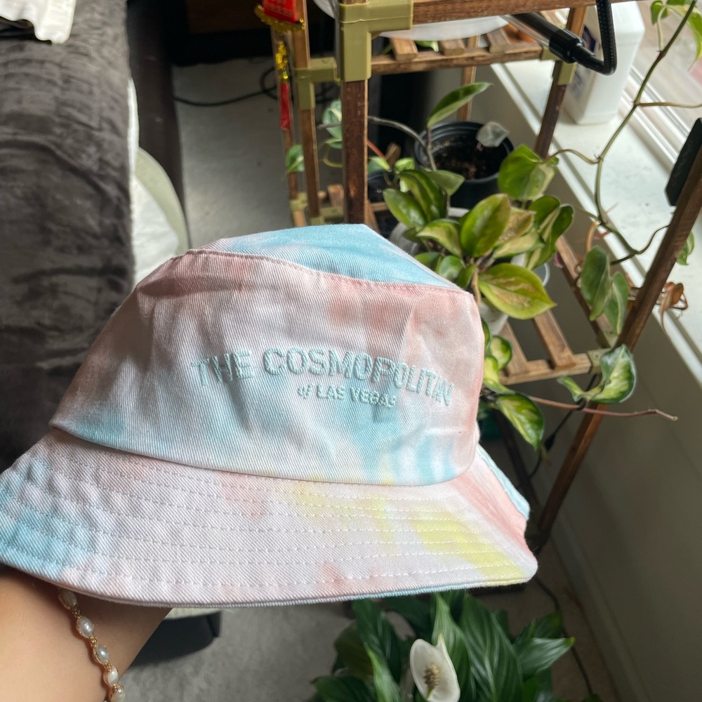 The Cosmopolitan bucket hat